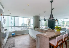 Foto 1 de Apartamento com 3 Quartos à venda, 194m² em Centro, Balneário Camboriú