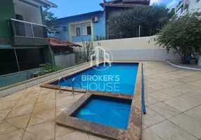 Foto 1 de Casa com 5 Quartos para alugar, 430m² em Mata da Praia, Vitória