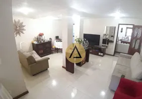 Foto 1 de Casa com 3 Quartos à venda, 244m² em Centro, Macaé