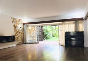 Foto 1 de Casa com 3 Quartos para alugar, 324m² em Alto Da Boa Vista, São Paulo