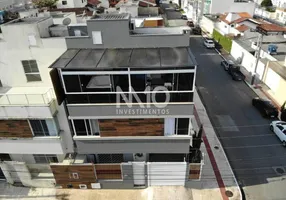 Foto 1 de Sobrado com 2 Quartos à venda, 160m² em Centro, Balneário Camboriú