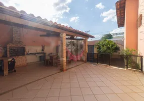 Foto 1 de Casa com 4 Quartos à venda, 272m² em Castelo, Belo Horizonte