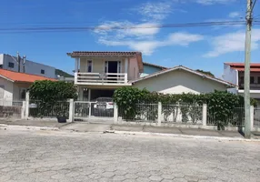 Foto 1 de Casa com 4 Quartos à venda, 100m² em Centro, Garopaba