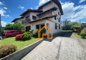 Foto 1 de Casa com 5 Quartos à venda, 328m² em Floresta, Joinville