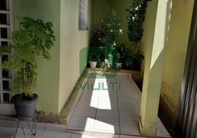 Foto 1 de Casa com 2 Quartos à venda, 99m² em Cazeca, Uberlândia