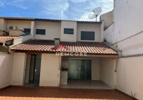 Foto 1 de Sobrado com 3 Quartos à venda, 220m² em Vila Soares, Ourinhos