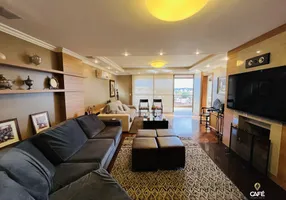 Foto 1 de Apartamento com 4 Quartos à venda, 225m² em Centro, Santa Maria