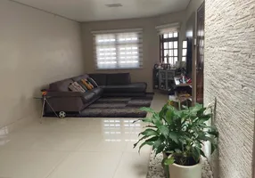 Foto 1 de Casa com 3 Quartos à venda, 130m² em Vila Pereira Barreto, São Paulo