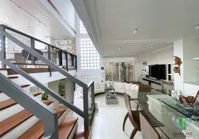 Foto 1 de Sobrado com 4 Quartos à venda, 400m² em Agronômica, Florianópolis