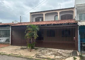 Foto 1 de Sobrado com 3 Quartos à venda, 145m² em Ceilândia, Brasília