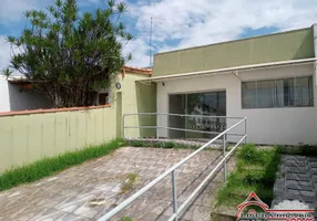 Foto 1 de Casa com 3 Quartos para alugar, 200m² em Vila Pinheiro, Jacareí