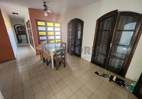 Foto 1 de Casa com 3 Quartos para alugar, 174m² em Jardim Casa Branca, Caraguatatuba