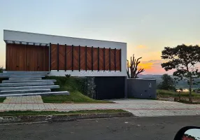 Foto 1 de Casa de Condomínio com 4 Quartos à venda, 360m² em Residencial Alvim, Juiz de Fora