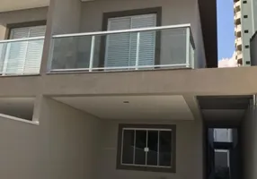 Foto 1 de Sobrado com 3 Quartos à venda, 157m² em Vila Galvão, Guarulhos