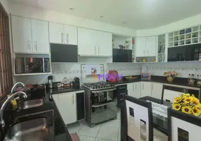 Foto 1 de Casa com 3 Quartos à venda, 200m² em Jardim Atlântico Central, Maricá