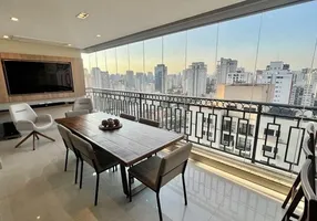 Foto 1 de Apartamento com 3 Quartos à venda, 156m² em Vila Olímpia, São Paulo