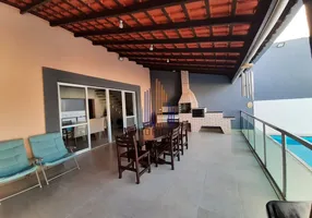 Foto 1 de Sobrado com 3 Quartos à venda, 350m² em Jequitiba, Itanhaém