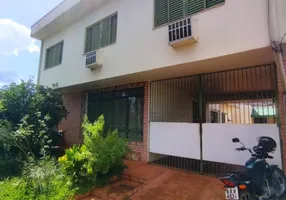 Foto 1 de Casa com 4 Quartos à venda, 241m² em Vila Fujita, Londrina