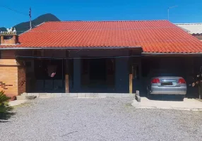 Foto 1 de Casa com 3 Quartos à venda, 140m² em Praia de Fora, Palhoça