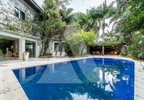 Foto 1 de Casa com 3 Quartos para alugar, 650m² em Alto de Pinheiros, São Paulo