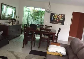 Foto 1 de Sobrado com 3 Quartos à venda, 272m² em Jardim Pilar, Santo André