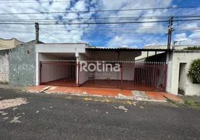 Foto 1 de Casa com 3 Quartos para alugar, 150m² em Martins, Uberlândia