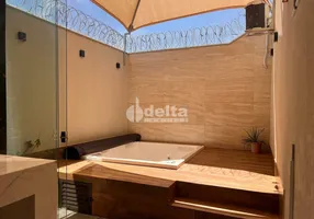 Foto 1 de Casa com 4 Quartos à venda, 200m² em Santa Rosa, Uberlândia