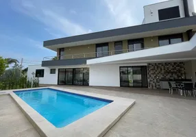 Foto 1 de Casa com 4 Quartos à venda, 382m² em Cachoeira do Bom Jesus, Florianópolis