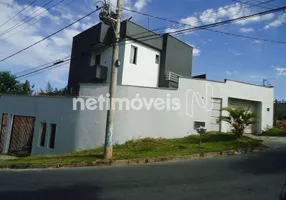 Foto 1 de Casa com 3 Quartos à venda, 240m² em Jardim Vitória, Belo Horizonte