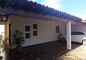 Foto 1 de Casa com 3 Quartos à venda, 203m² em Cidade Jardim, Uberlândia