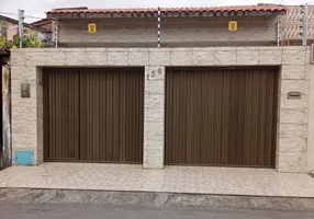 Foto 1 de Casa com 3 Quartos à venda, 217m² em Parque Araxá, Fortaleza