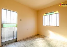 Foto 1 de Casa com 2 Quartos à venda, 53m² em Jusa Fonseca, Divinópolis