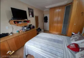 Foto 1 de Sobrado com 3 Quartos à venda, 213m² em Vila Pires, Santo André