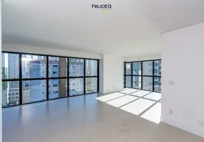 Foto 1 de Apartamento com 4 Quartos à venda, 154m² em Centro, Balneário Camboriú