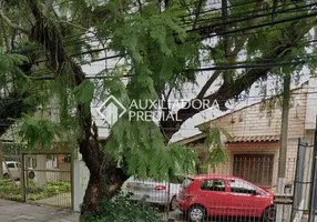 Foto 1 de Casa com 2 Quartos à venda, 247m² em Rio Branco, Porto Alegre