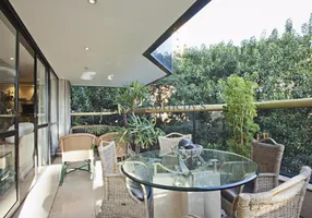 Foto 1 de Apartamento com 4 Quartos à venda, 265m² em Higienópolis, São Paulo