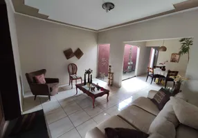 Foto 1 de Casa com 3 Quartos à venda, 200m² em Vila Giunta, Bauru