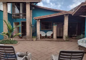 Foto 1 de Sobrado com 4 Quartos à venda, 229m² em Porto Novo, Caraguatatuba