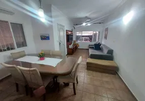 Foto 1 de Casa com 3 Quartos à venda, 127m² em Vila Guilhermina, Praia Grande