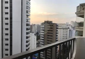 Foto 1 de Cobertura com 3 Quartos para venda ou aluguel, 226m² em Higienópolis, São Paulo