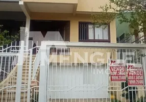 Foto 1 de Casa com 3 Quartos à venda, 206m² em Jardim Itú Sabará, Porto Alegre