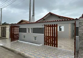 Foto 1 de Casa com 2 Quartos à venda, 67m² em Savoy , Itanhaém