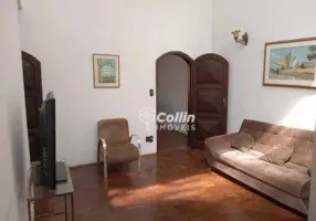 Foto 1 de Casa com 3 Quartos à venda, 167m² em Vila Maria Helena, Uberaba