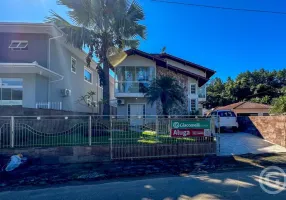 Foto 1 de Casa com 3 Quartos para alugar, 220m² em Santa Teresa, São Pedro de Alcântara