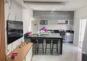 Foto 1 de Casa com 2 Quartos à venda, 131m² em GOLFINHO, Caraguatatuba