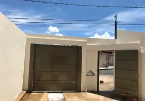 Foto 1 de Casa com 2 Quartos à venda, 72m² em Residencial Gramado, Uberlândia