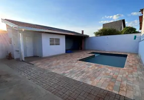 Foto 1 de Casa com 3 Quartos à venda, 170m² em Vila Yamada, Araraquara