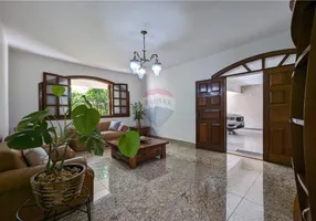 Foto 1 de Casa com 5 Quartos à venda, 320m² em São José, Belo Horizonte