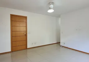 Foto 1 de Apartamento com 2 Quartos para alugar, 65m² em Taquara, Rio de Janeiro