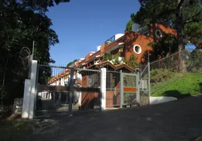Foto 1 de Casa de Condomínio com 3 Quartos à venda, 300m² em Cristal, Porto Alegre